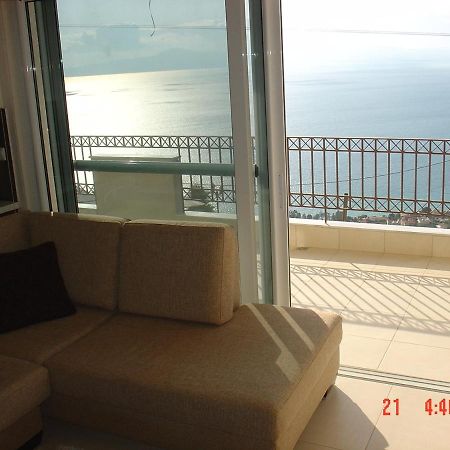 Verga First Floor Apartment Экстерьер фото